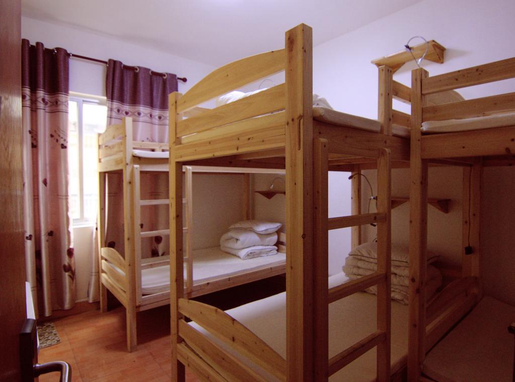 Lan Shan Chu Youth Hostel Yangshuo Room photo